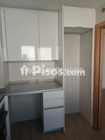 Piso en alquiler en Centro - Photo 3