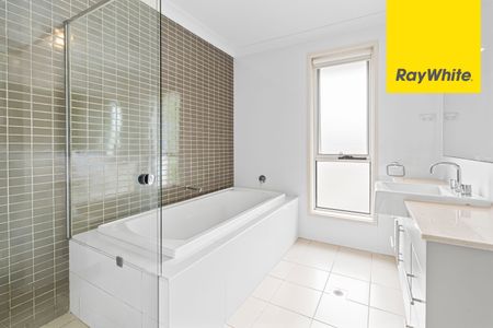 Family Residence in Convenient Location - Photo 2