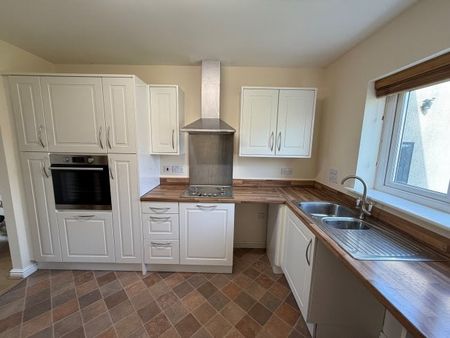 Rhodfa'r Ceffyl, Kidwelly, SA17 - Photo 5