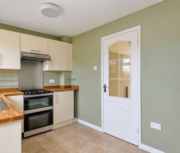 2 bedroom terraced house to rent - Photo 3