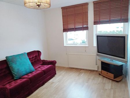 2 1/2:a Tumba - Photo 2