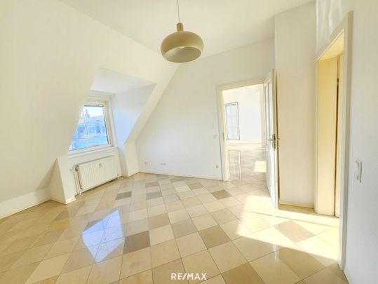 DACHGESCHOSS - TERRASSE MIT ca.7,45m² - GRÜNBLICK - SÜD-AUSRICHTUNG - RUHIG - HETZENDORF - MIETE INKLUSIVE GARAGENPLATZ - Foto 1