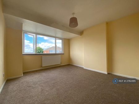 3 bedroom semi-detached house to rent - Photo 4