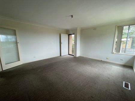 Two Bedroom Unit in Quiet Pocket - Photo 5