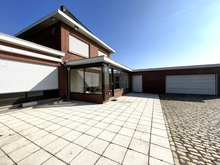 RUIME WONING MET 4 SLAAPKAMERS EN ZUIDTUIN OP 3760 M² - Photo 4