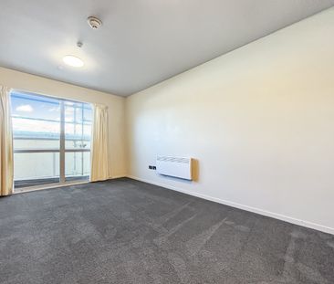 Welcome to apartment 515 in 12 Martin Square - Photo 4