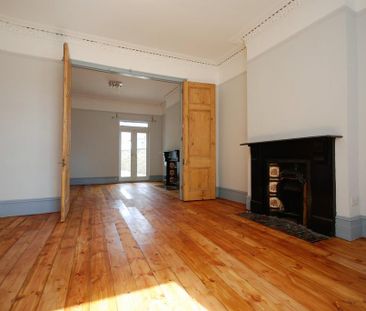 4 bedroom end of terrace house to rent - Photo 3