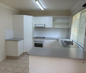 3 BEDROOM BRICK HOME - Photo 6