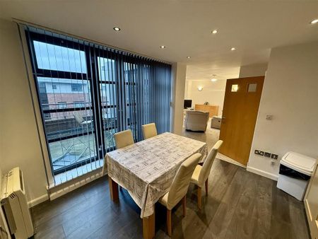 3 bedroom penthouse to rent - Photo 4