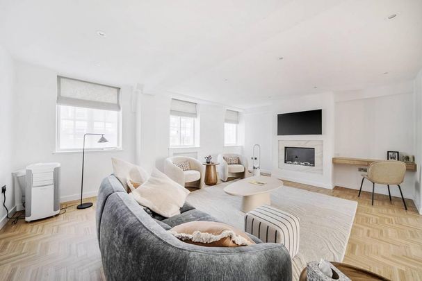 4 bedroom flat to rent - Photo 1