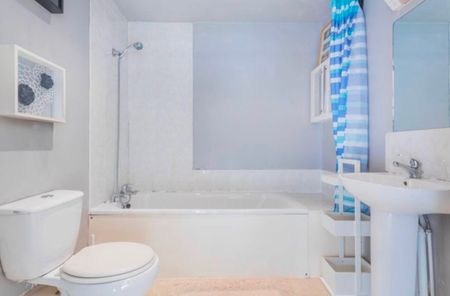 1 Bed Flat, Sark House, SE13 - Photo 3