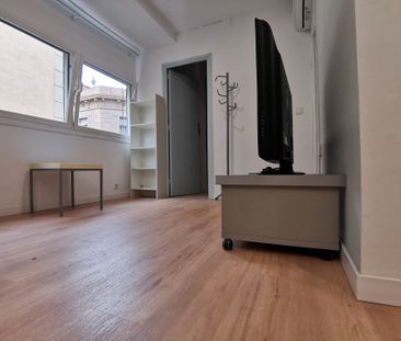 Apartamento de alquiler en Carrer del Baluard, La Barceloneta - Photo 1