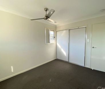 Spacious Modern Townhouse in Prime Location - Photo 4