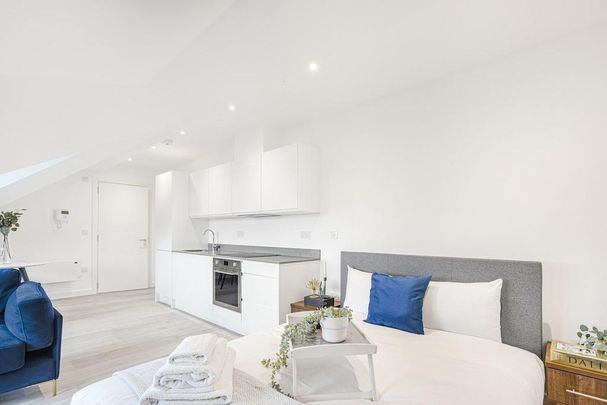 Studio to rent - Photo 1