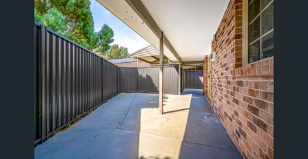 Charming & Peaceful One Bedroom House - Photo 3