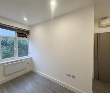 Hook Rise North, Surbiton KT6, London - Photo 4