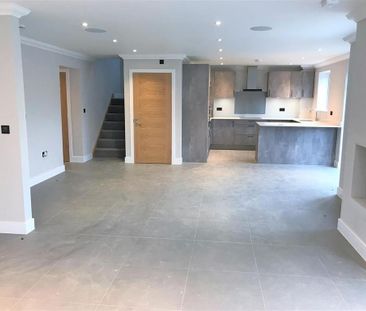3 bedroom detached house to rent - Photo 2