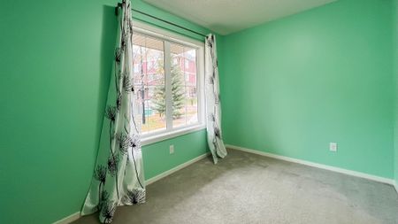 Sunlit 3 Storey End Unit Townhouse - Photo 2