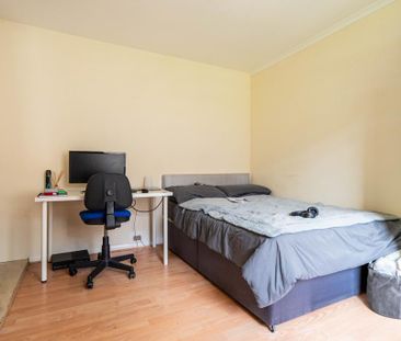 4 bedroom terraced house to rent - Photo 3