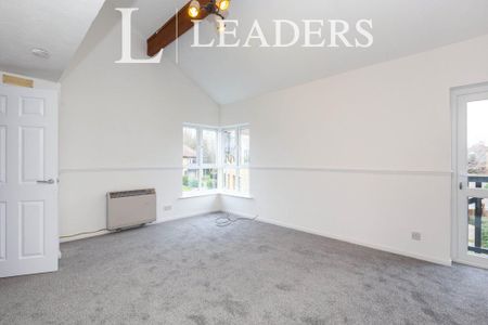 1 bedroom flat to rent - Photo 2