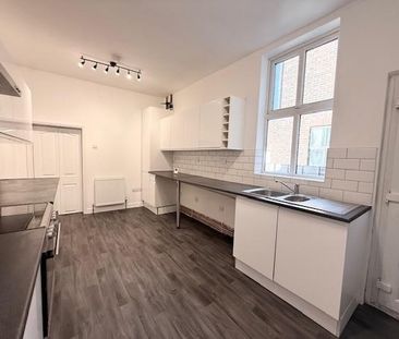 3 bedroom semi-detached house to rent - Photo 6