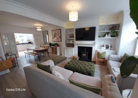 3 bedroom terraced house to rent - Photo 2