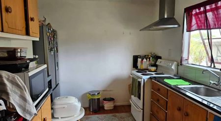 3 Bedroom Home, Highland Park - Photo 4