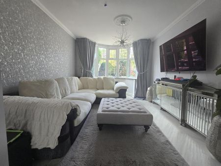 3 bedroom semi-detached house to rent - Photo 4