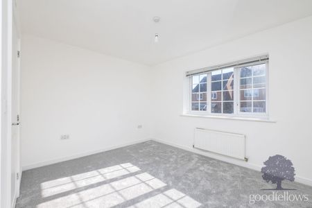 Diamond Jubilee Way, Carshalton, SM5 - Photo 2