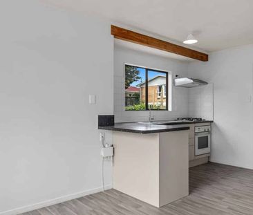 Three Bedroom home for rent on Lord Cobham - Photo 3