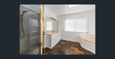 Neat & Tidy Two Bedroom Home - Photo 5