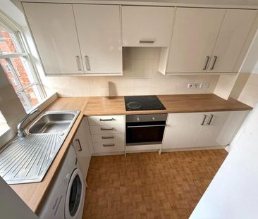 2 bedroom Flat To Let - Photo 1