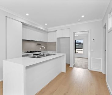 Spacious 3 Bedroom Home with Park Views - Photo 6