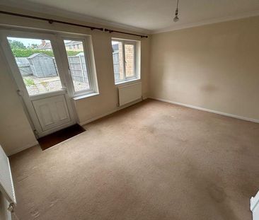 3 bedroom terraced house to rent - Photo 3