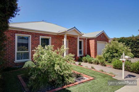 CLASSY TOWNHOUSE in WEIR PARK - Photo 4