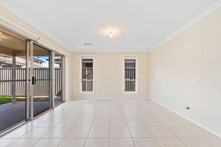 Beautiful home in great location - Photo 2