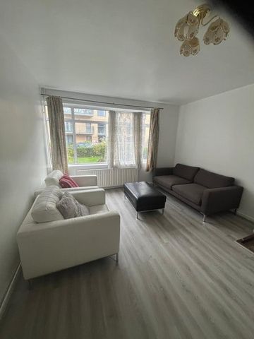 4 Bed End Terrace, Clarence Crescent, SW4 - Photo 2