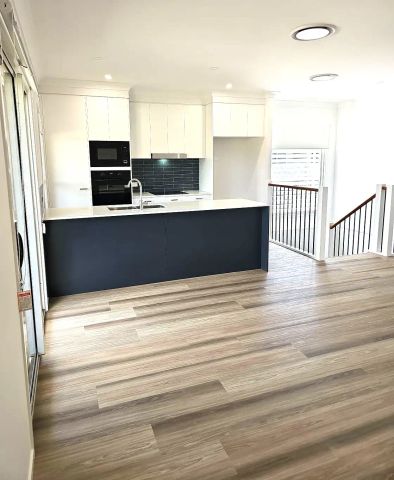 “AVAIL 15/12/2025 - 3 BED 2BATH TOWNHOUSE - FULLY DUCTED AIR & A LAWNED BACKYARD OVERLOOKING PARK” - Photo 5