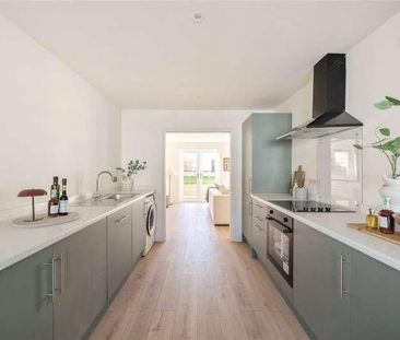 Brookwood, Woking, Surrey, GU24 - Photo 6