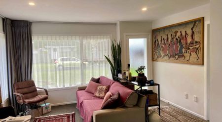 Central Location, Modern 2 Bedroom Unit with G... - Photo 3