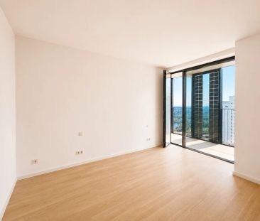 DC2 Tower 49. Etage 2 Zimmer und eine Traum Loggia - Photo 2
