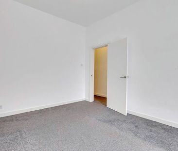 2 bedroom ground floor flat to rent - Photo 6