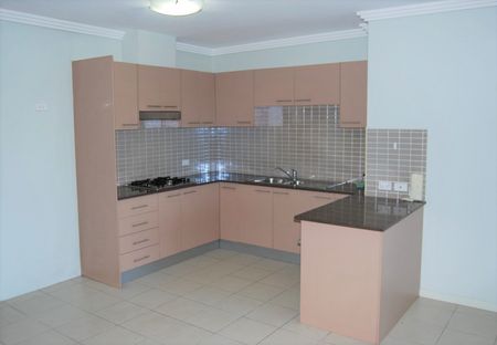 YOUNG 1 BEDROOM UNIT - GREAT LOCATION - Photo 2