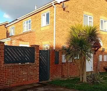 27 Woodhill Avenue, Gainsborough, DN21 1FB - Photo 1