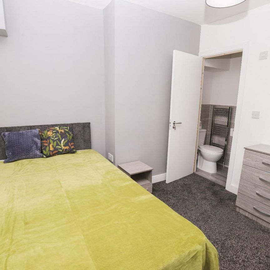 4 bedroom House To Let - Photo 1