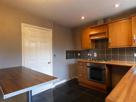 2 bedroom end of terrace house to rent - Photo 4