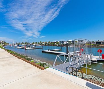 STUNNING TOWNHOUSE in Waterfront Complex - Photo 6