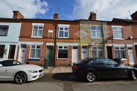 3 bedroom terraced house to rent - Photo 5