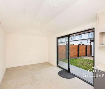 Trevor Gardens, Ruislip, HA4 - Photo 2