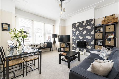 1 Bed Flat, Narbonne Avenue, SW4 - Photo 2